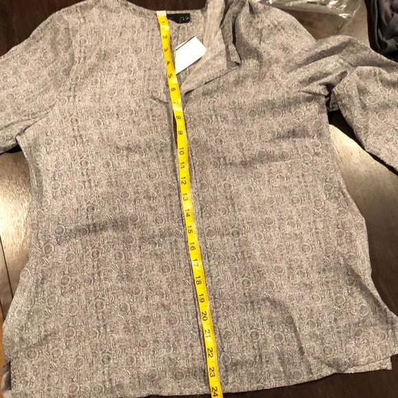 NWT GREY PRINT BOBEAU BLOUSE! - Picture 11 of 12